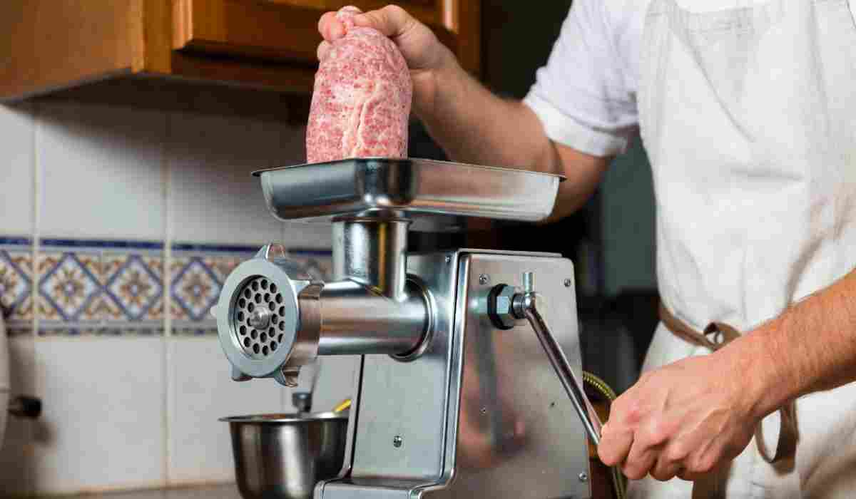 How to Use a Meat Grinder Simply